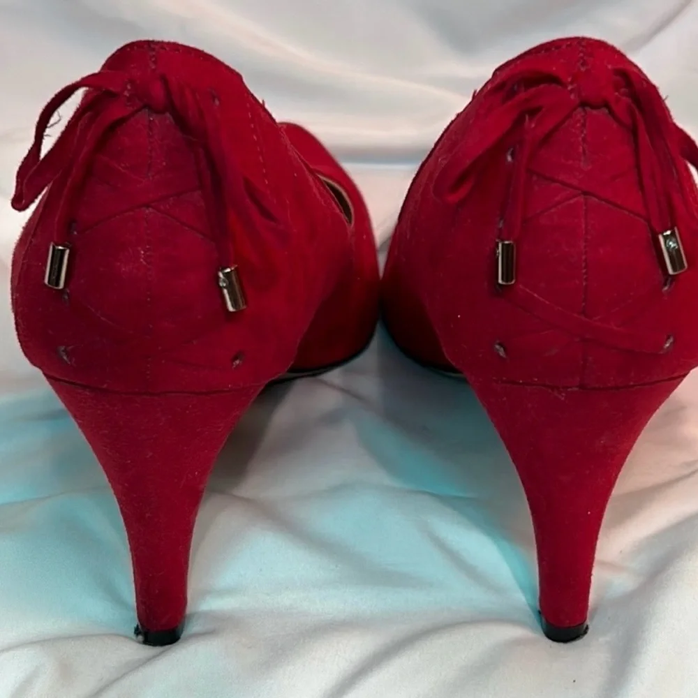 COACH Red Suede 3” Pumps Size 7
Tie-Up Lace Back Side of Heel Silver Finishings - Picture 7 of 14